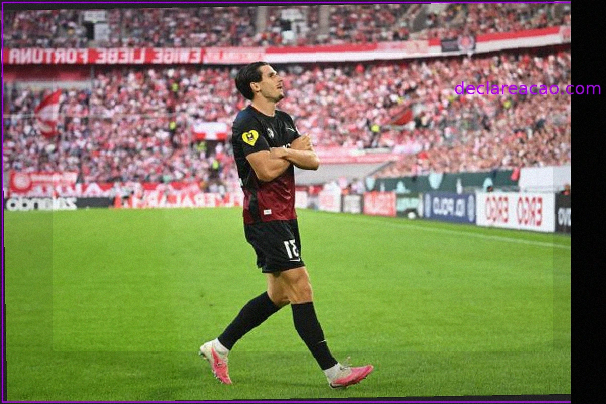 Manchester United, Tottenham y Fiorentina siguen al delantero del Friburgo