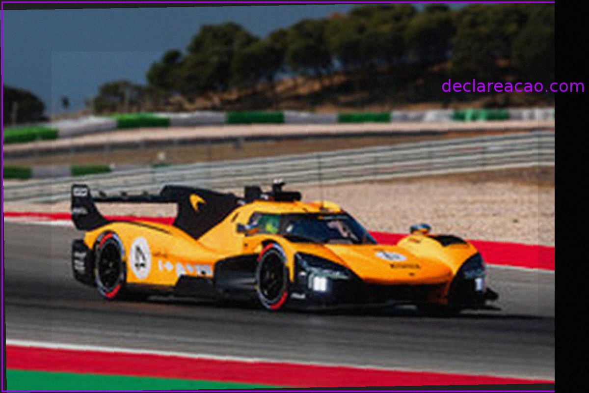 Lando Norris prueba el Hiperdeportivo McLaren MCL-HY